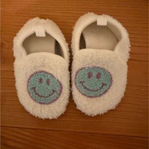 Toddler Smiley Face slippers